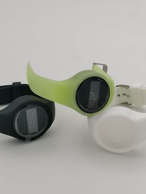 Multi Fungsi ABS Silikon Digital Langkah Counter Gelang Dengan 24H Waktu Tampilan