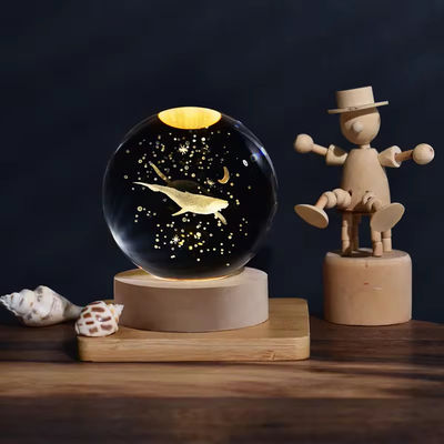 Kayu USB Powered LED Light Crystal Ball Patung Kerajinan Stand Meja Dekorasi