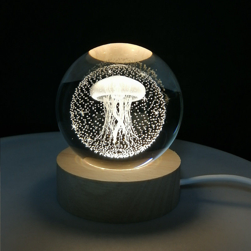 OEM Bola Kristal Kayu USB Powered LED Light Crystal Ball Patung Kerajinan Stand Dekorasi Rumah